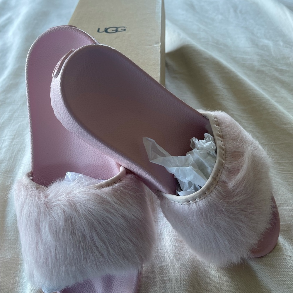 NWT UGG FURRY PINK SLIDES